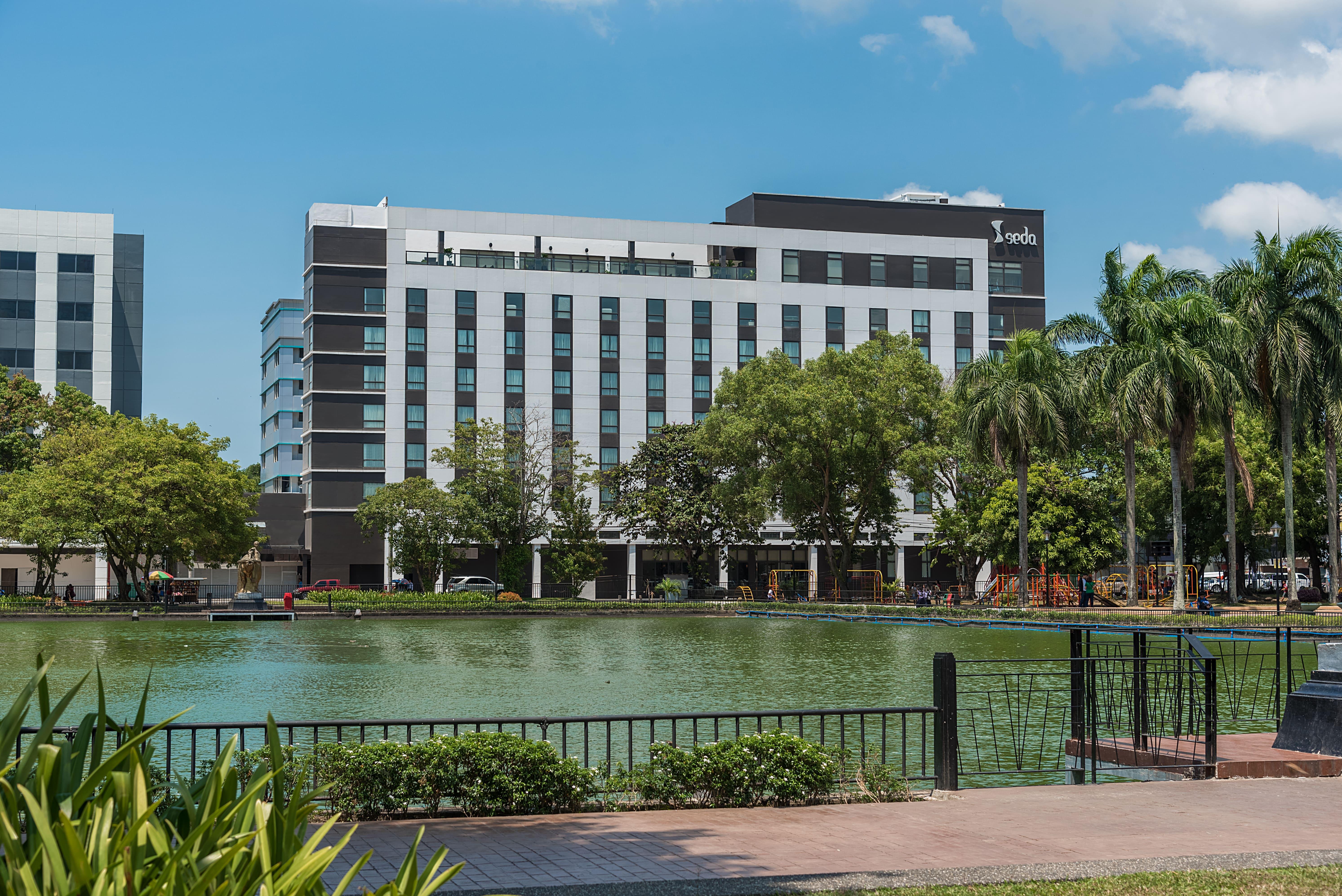 Seda Capitol Central Hotel Bacolod Exteriör bild
